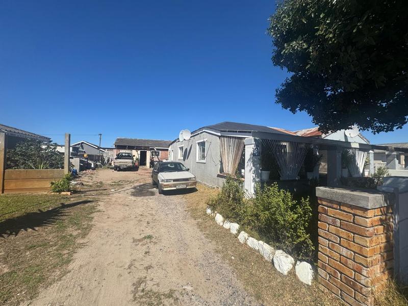 7 Bedroom Property for Sale in Grassy Park Western Cape